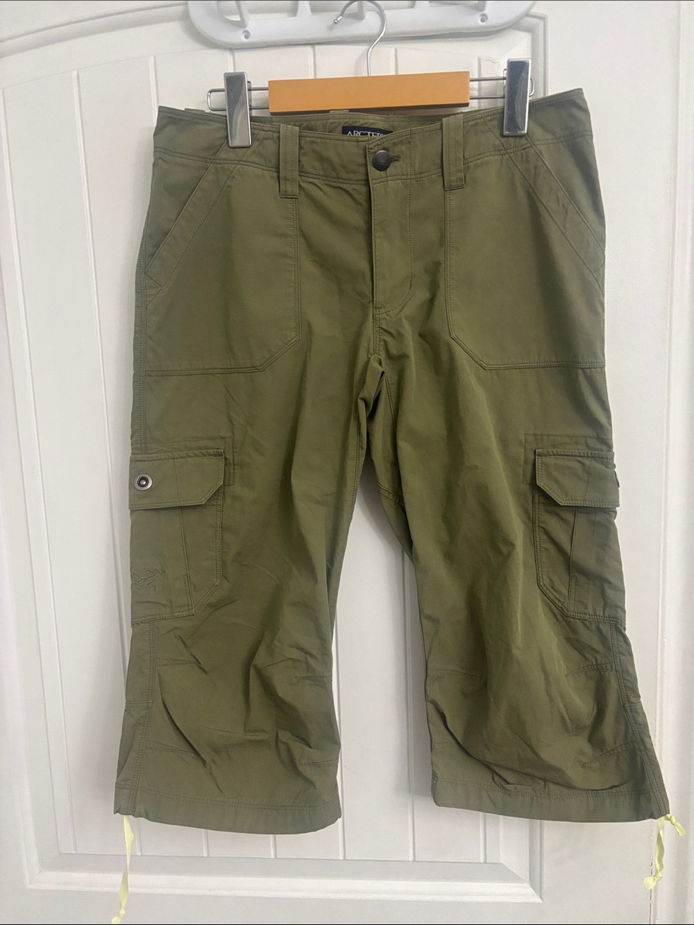 Arc'teryx Women’s Olive Green Cargo Capris